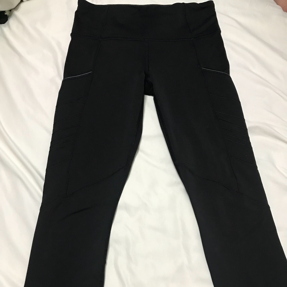 Black lululemon fresh tracks tight